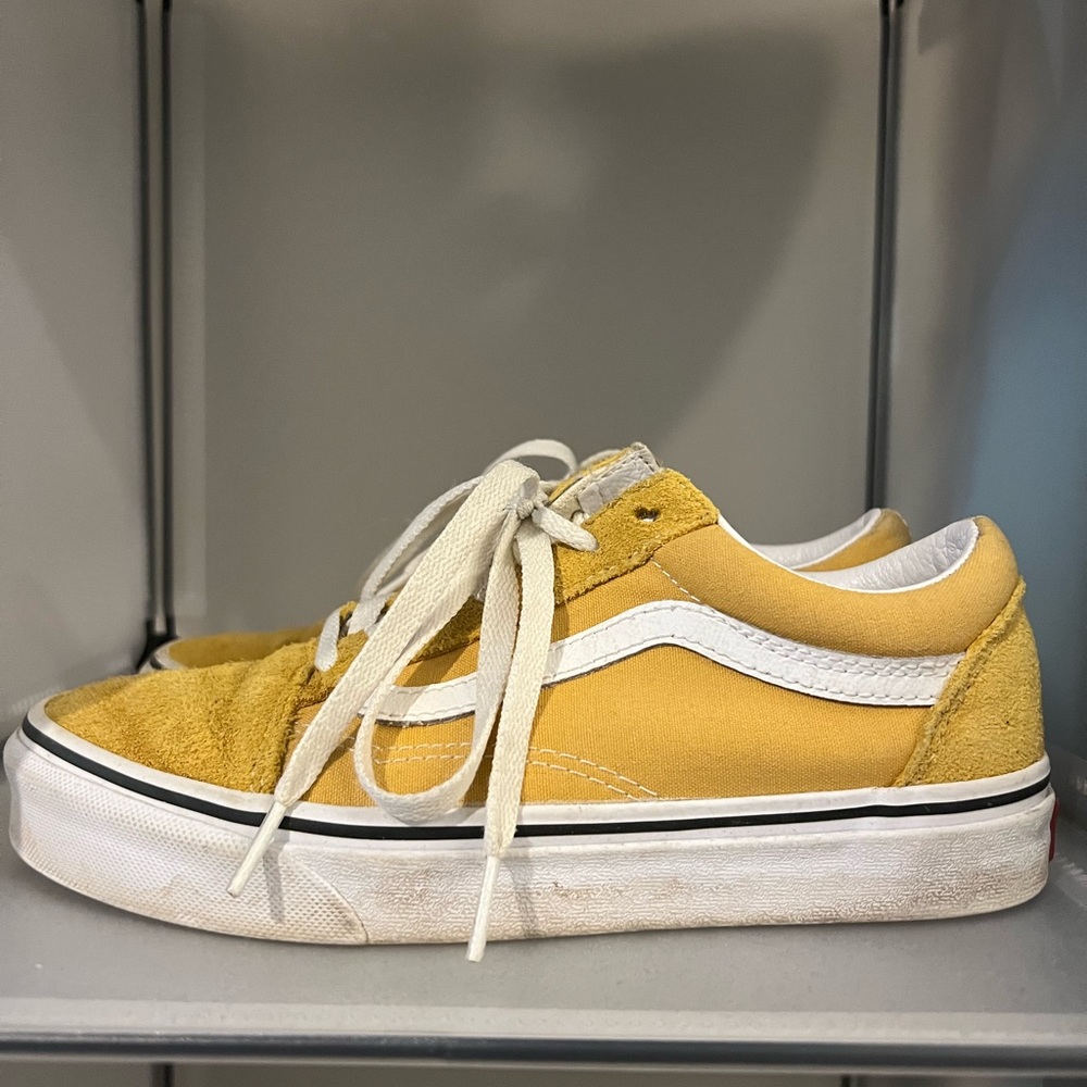 Vans Old Skool Shoe PreOwned (Golden Glow Color)